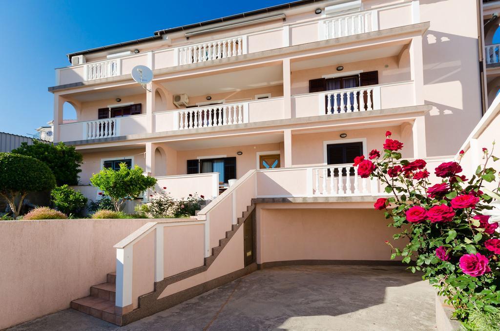 Apartments Dragan Лопар Экстерьер фото