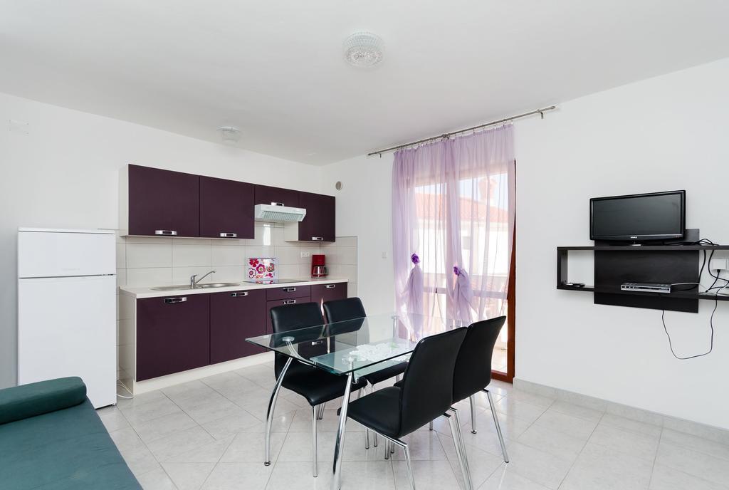 Apartments Dragan Лопар Экстерьер фото