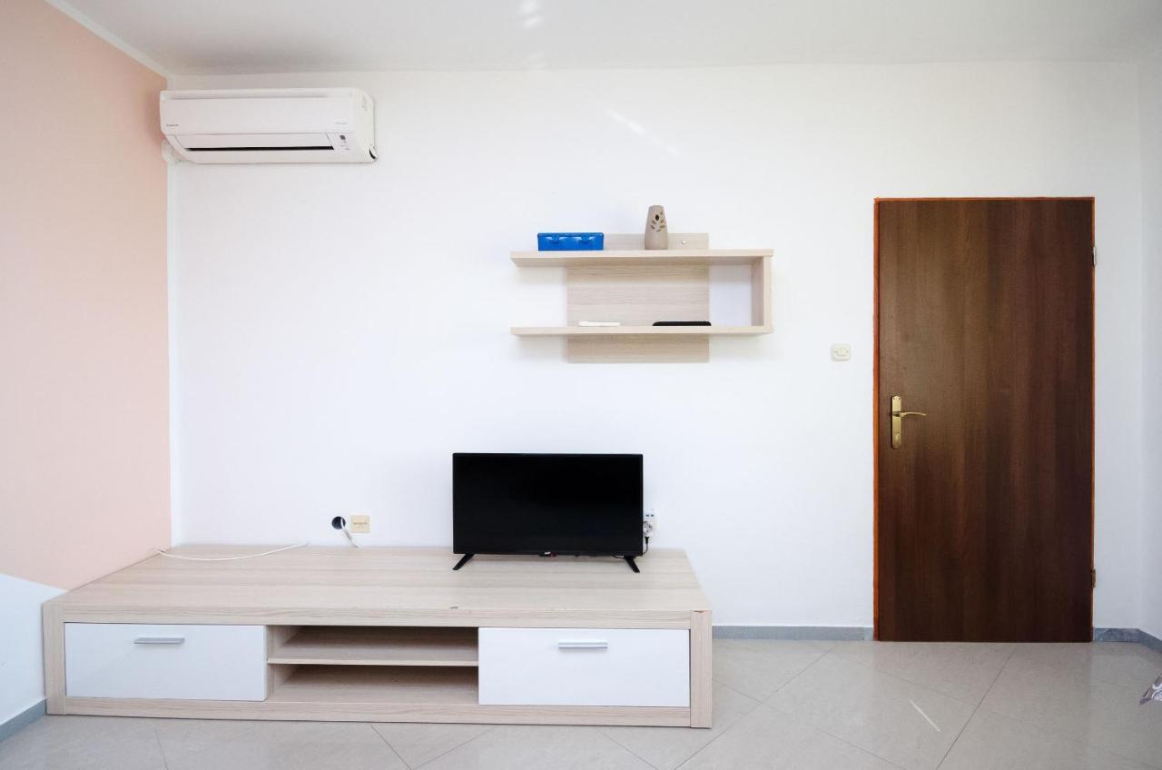 Apartments Dragan Лопар Экстерьер фото