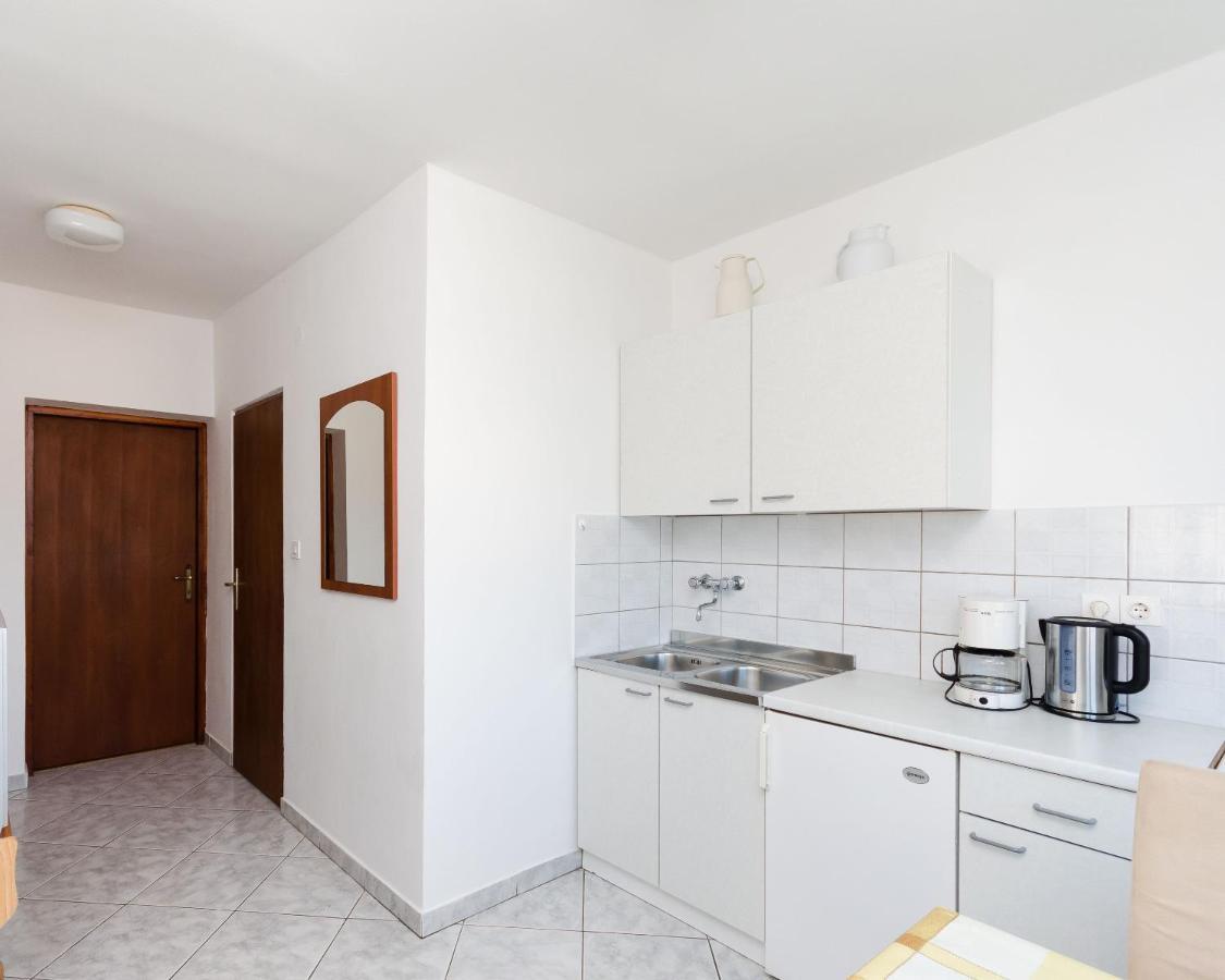Apartments Dragan Лопар Экстерьер фото