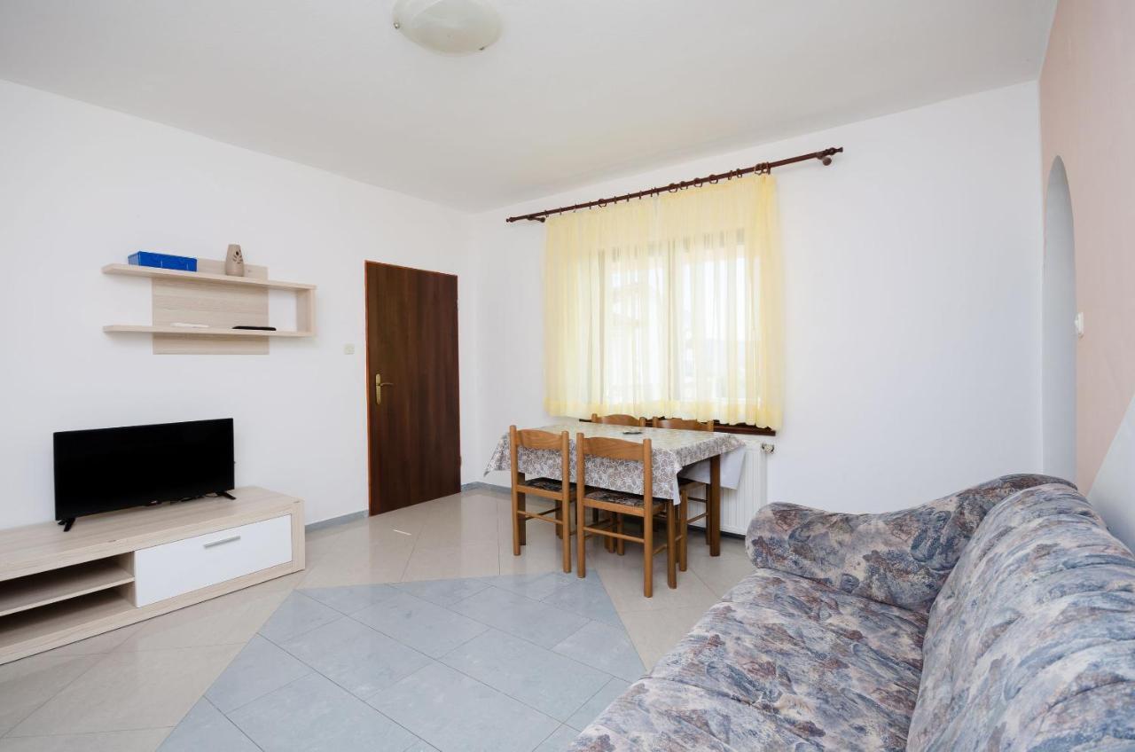 Apartments Dragan Лопар Экстерьер фото